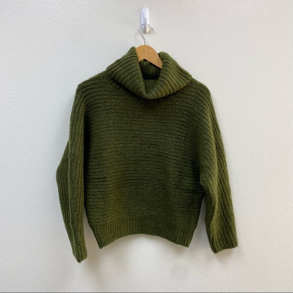 Leith Women's Chunky Knit Turtle Neck Dolman Sleeves Sweater XSmall New